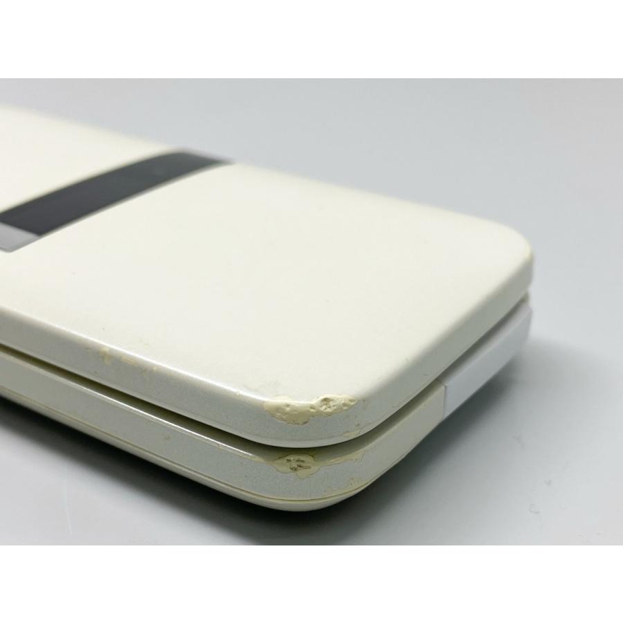 SHARP（シャープ） SoftBank PANTONE 4 105SH ホワイト 白 ガラケー