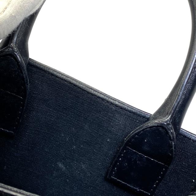 CELINE セリーヌ ミニバーティカルカバ ブラック ショルダーバッグ CELINE セリーヌ ミニ バーティカルカバ ショルダーバッグ