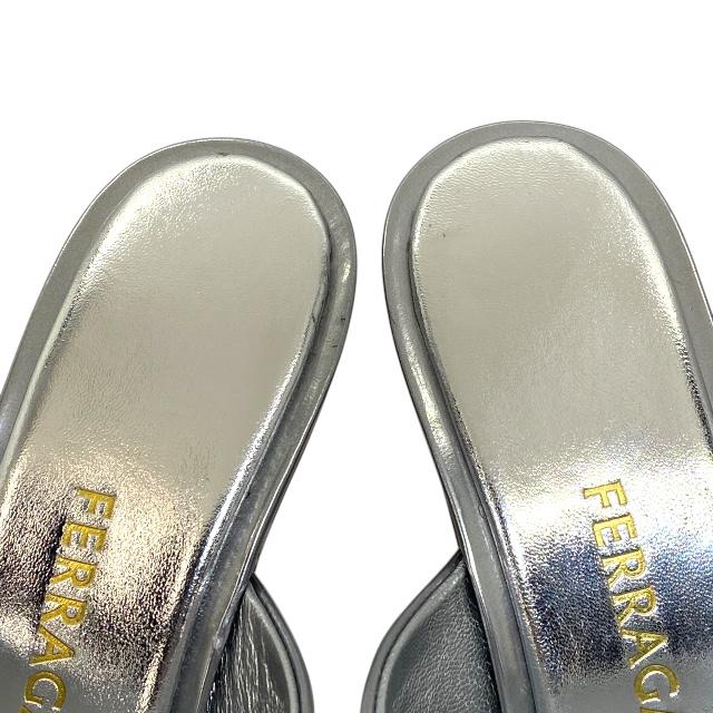 FERRAGAMO フェラガモ エリナ・スライダー アルジェント
