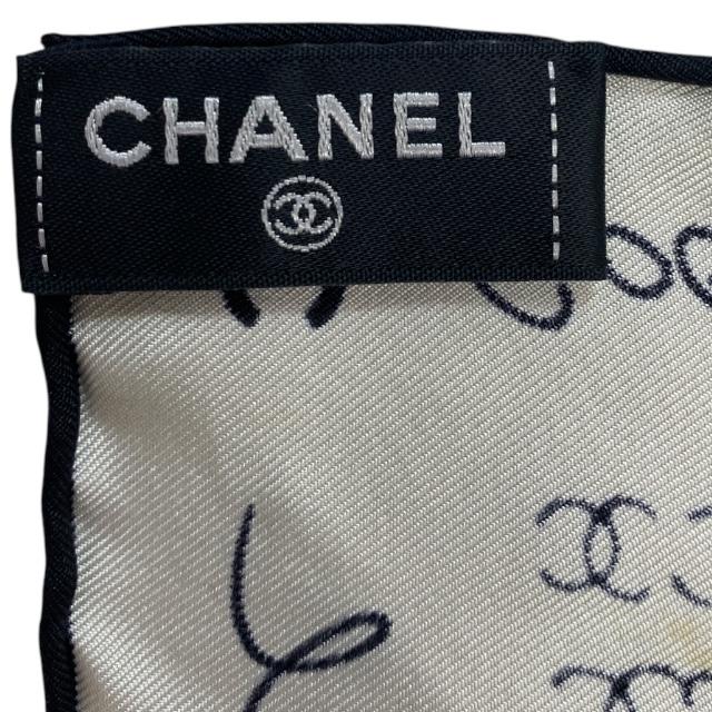 CHANEL ブラック ホワイト スカーフ 春 夏 小物 アクセサリー ロゴ スカーフ - シルク ツイル、ブラック、ピンク、グレー