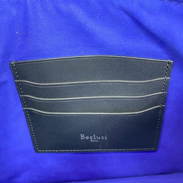 Berluti（ベルルッティ） 二ノPM パティーヌ カリグラフィ クラッチ