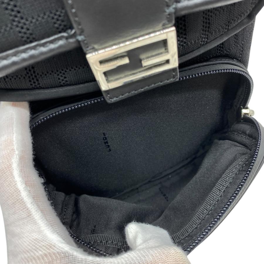 FENDI（フェンディ） ズッカ クロスボディバッグ ショルダーバッグ FF
