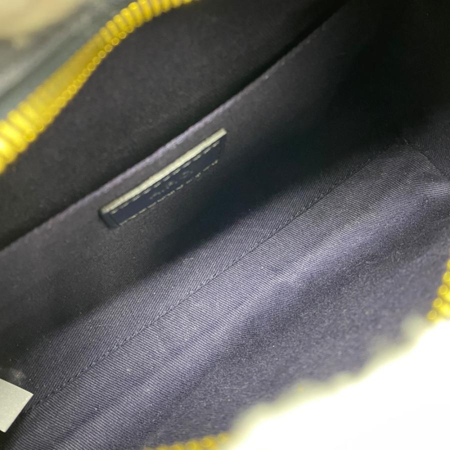 A.P.C.（アーペーセー） ハーフムーン ショルダーバッグ 肩掛け 斜め
