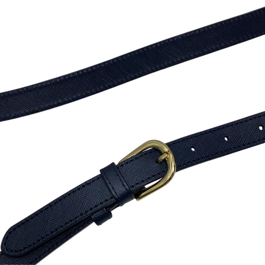 A.P.C.（アーペーセー） ハーフムーン ショルダーバッグ 肩掛け 斜め