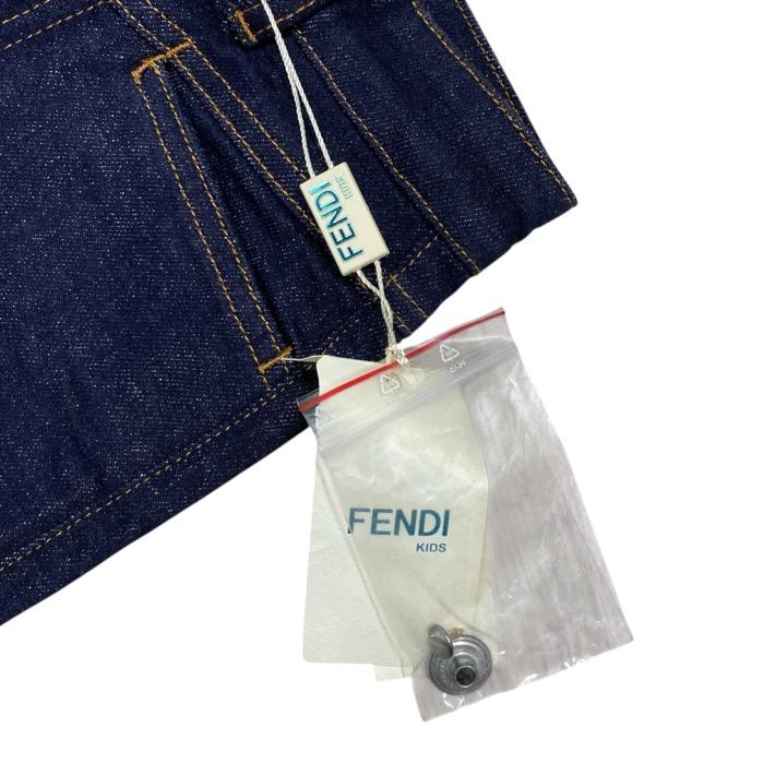 キッズ　FENDIデニム FENDI（フェンディ） 未使用 キッズ ジーンズ デニムパンツ バックロゴ