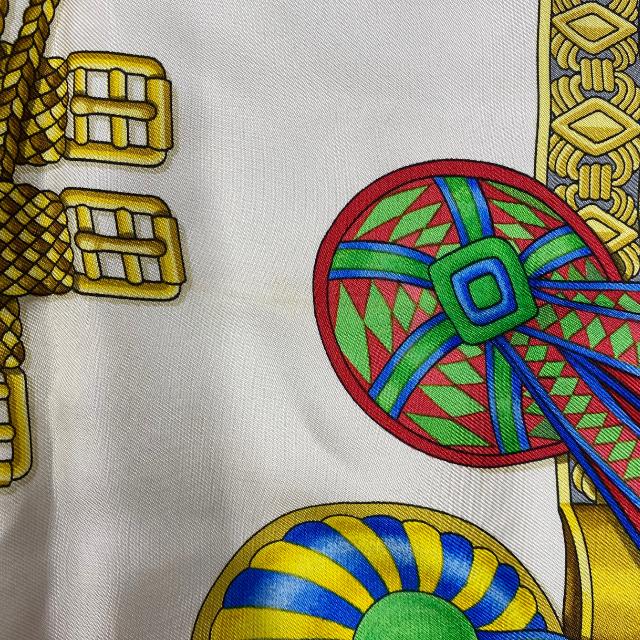 HERMES スカーフ 装飾品モチーフ 大判 HERMES スカーフ 装飾品モチーフ 大判