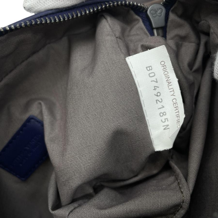 BOTTEGA VENETA（ボッテガ・ヴェネタ） イントレチャート レザー