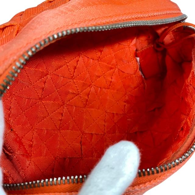 BOTTEGA VENETA（ボッテガ・ヴェネタ） 666850 イントレチャート