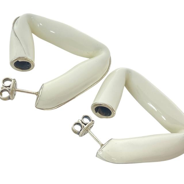 ボッテガヴェネタ トライアングルピアス　フープ イエローゴールドツイスト トライアングル フープピアス