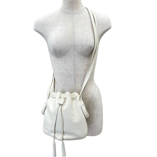 ✨️美品✨️ トッズ ショルダーバッグ 2way ハンドバッグ 肩掛け ホワイト トッズ TOD'S ハンドバッグ ショルダーバッグ 2WAY ホワイト