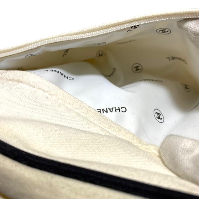 CHANEL シャネル ミニ ポーチ 化粧ポーチ 小物 小物入れ ロゴ