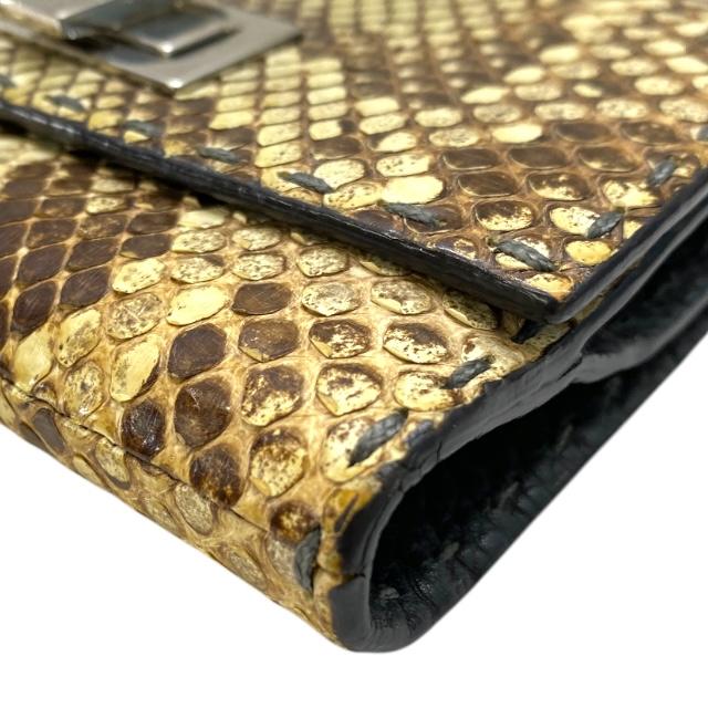 ✨美品✨FENDI フェンディ ピーカブー コンパクトウォレット イエロー FENDI フェンディ ピーカブー コンチネンタルウォレット 長財布