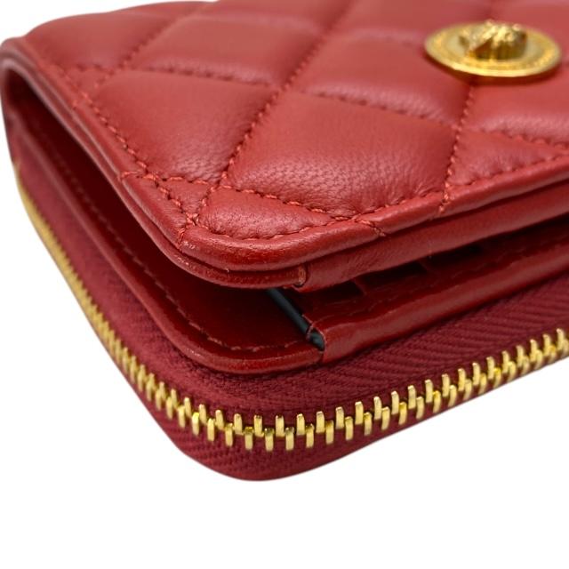 【未使用品】ヴェルサーチ キルティングレザー 二つ折り財布 レッド 箱付き 未使用品】ヴェルサーチ キルティングレザー 二つ折り財布 レッド