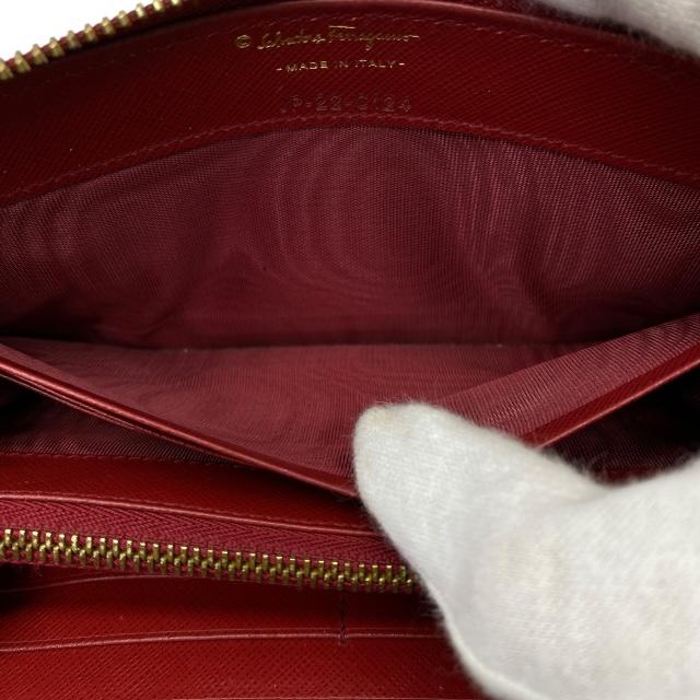 極美品✨フェラガモ 長財布 ヴァラリボン キルティング レザー L字ファスナー FERRAGAMO（フェラガモ） Salvatore Ferragamo ヴァラリボン 長財布