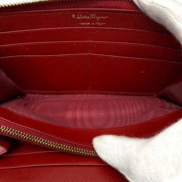 【大人気】 Salvatore Ferragamo ヴァラ 型押し 長財布 Salvatore Ferragamo L字ファスナー長財布 ヴァラ レディース