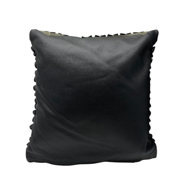 LOUIS VUITTON（ルイ・ヴィトン） クッサン EU3188 フラワーフィールド