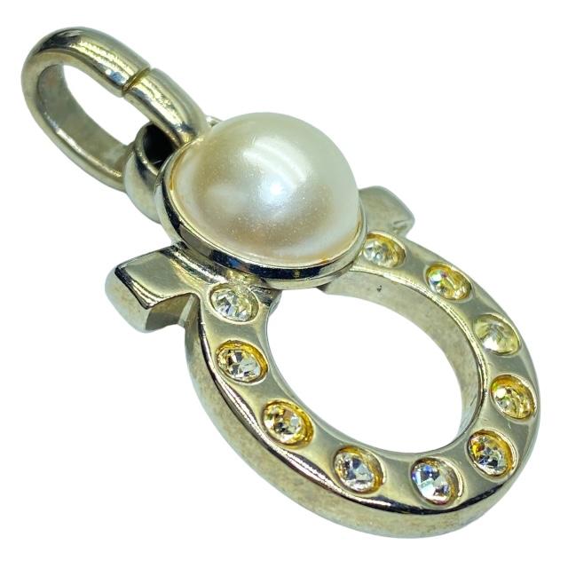 FERRAGAMO サルヴァトーレフェラガモ ガンチーニ ネックレストップ