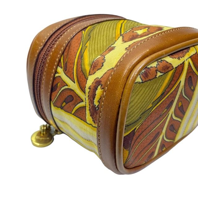 Salvatore Ferragamo フェラガモ ガンチーニ ミニバニティ 