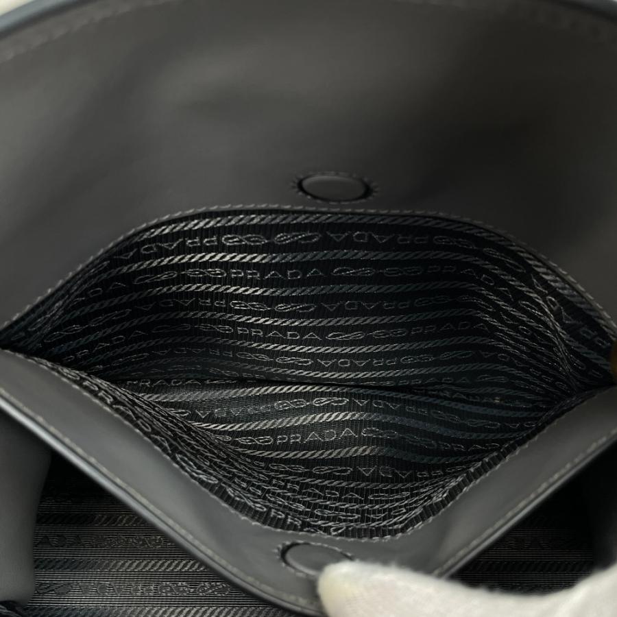 プラダ Monochrome ハンドバッグ トートバッグ ロゴ サフィアーノレザー 白タグ グレー PRADA