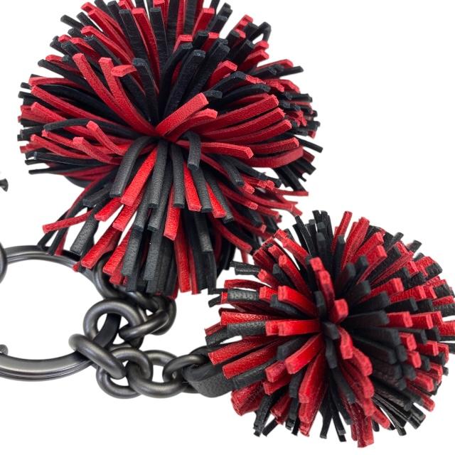 ボッテガヴェネタ　ポンポン型キーホルダー 赤と黒 BOTTEGA VENETA ボッテガヴェネタ ポンポン チャーム