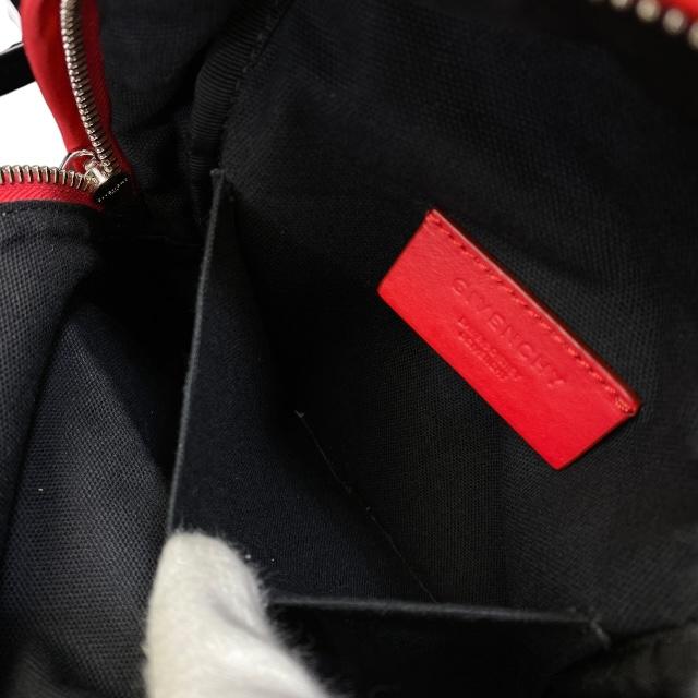 Givenchy ボディバッグ レッド/ブラック ジバンシィの新作バッグコレクションに“マキシ”なメンズサイズが登場
