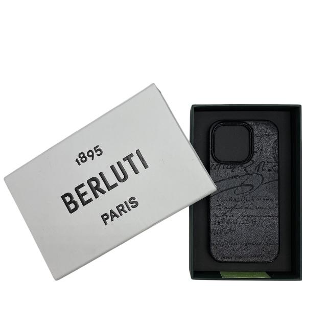 Berluti（ベルルッティ） iPhoneカバー iPhone 16 Pro対応 スクリット