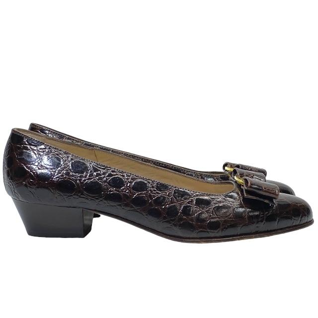 フェラガモ ヴァラリボン クロコ型押し ラウンドトゥ パンプス ローヒール フェラガモ ヴァラリボン クロコ型押し ラウンドトゥ パンプス