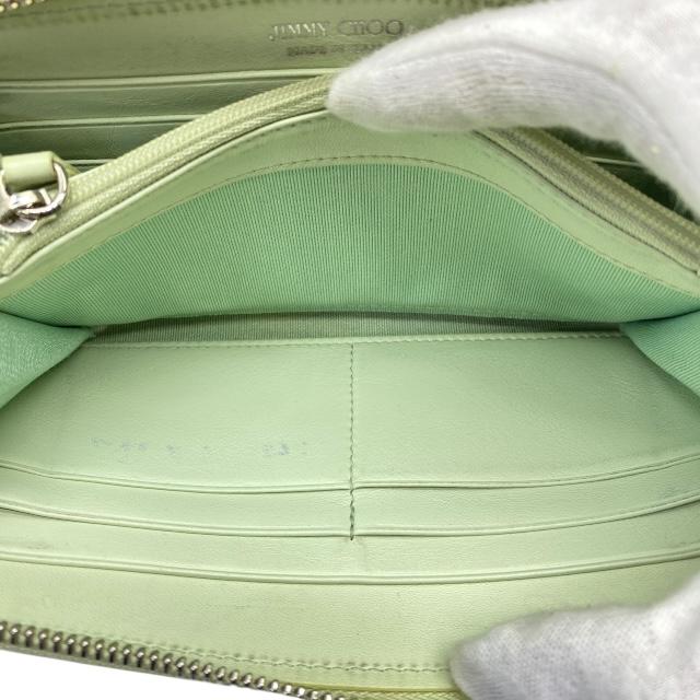 新品同様/ほぼ未使用　箱付き　jimmy choo 長財布　ロゴグラム　ホワイト ジミーチュウ(JIMMY CHOO)ジミーチュウ スタースタッズ ZIP長