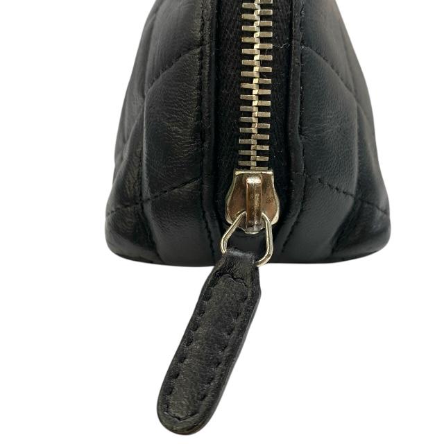 CHANEL シャネル　マトラッセ　メイクポーチ　マトンレザー CHANEL シャネル マトラッセ メイクポーチ マトンレザー CHANEL