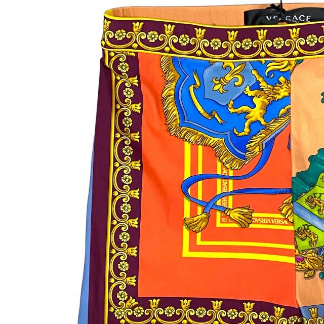 チ*コ様 VERSACE ヴェルサーチ レギンス タイツ パンツ 総柄　ボトムス VERSACE ヴェルサーチ レギンス タイツ パンツ 総柄 バロッコ