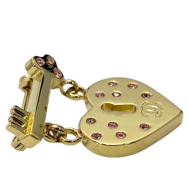 CHANEL ココマーク　ハート　02P ピンブローチ　ゴールド　シャネル CHANEL（シャネル） ブローチ ココマーク ハート キー カラーストーン