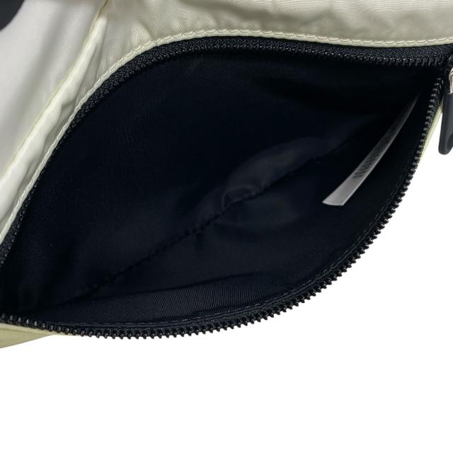 BURBERRY ボディバッグ ホワイト BURBERRY（バーバリー） 8015143 ボディバッグ ウエストポーチ 肩掛け