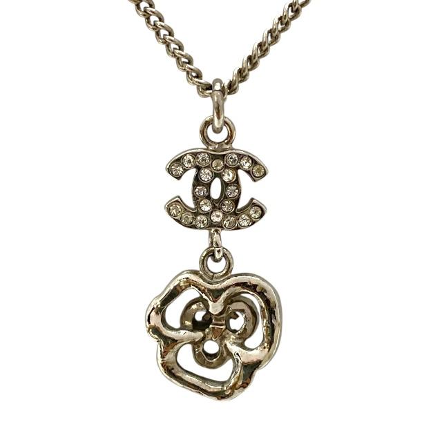 CHANEL スクエア ネックレス ココマーク カメリア シルバー CHANEL（シャネル） ネックレス ペンダント アクセサリー 小物 ココ