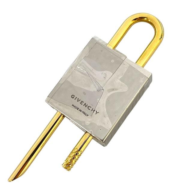 GIVENCHY ジバンシィ 4G スモール パッドロック キーホルダー