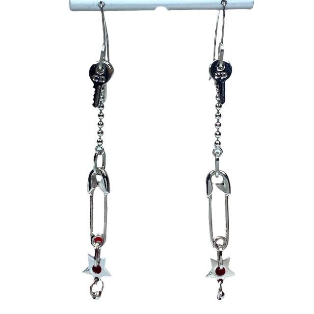 Christian Dior ピンモチーフピアス Christian Dior（クリスチャン・ディオール） ピアス アクセサリー 鍵