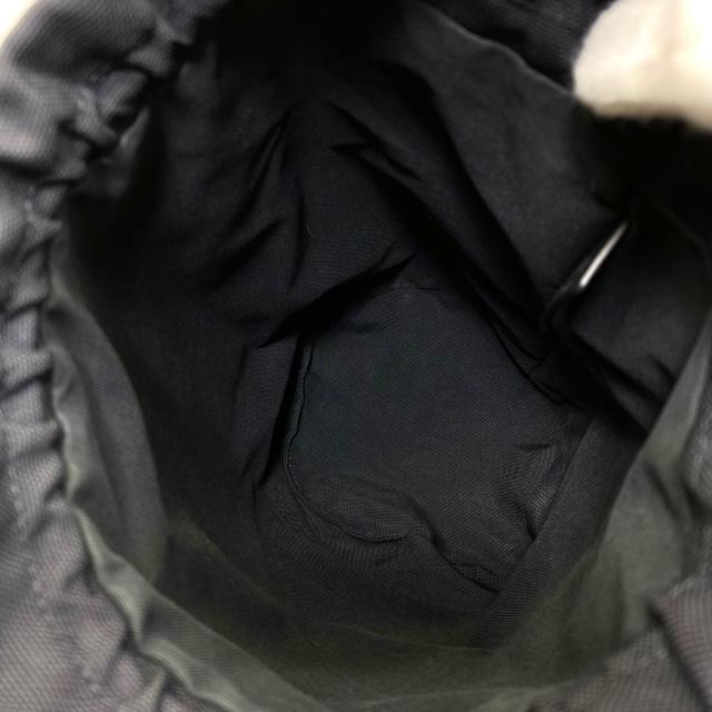 THE ROW 【美品】The Row ザ・ロウ SPORTY POUCH 巾着ポーチ THE ROW 【美品】The Row ザ・ロウ SPORTY POUCH 巾着ポーチ