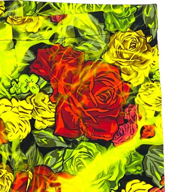 チ*コ様 VERSACE ヴェルサーチ レギンス タイツ パンツ 総柄　ボトムス VERSACE 【未使用】VERSACE ヴェルサーチ レギンス タイツ
