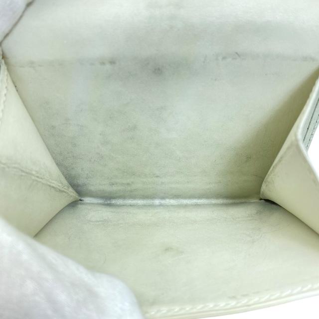 ルイヴィトン ポルトモネ ビエ カルトクレディ ヴェルニ 財布 三つ折り  