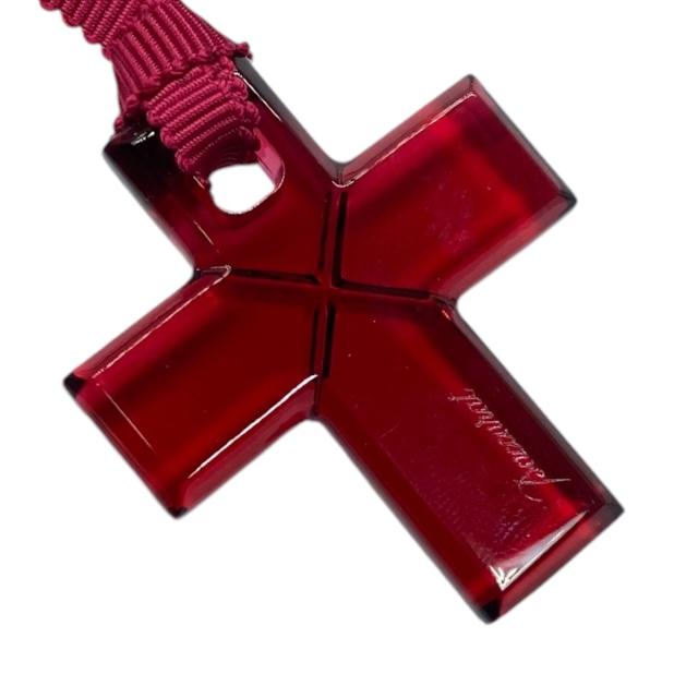 Baccarat バカラ　クリスタル クロス型ネックレス　アクセサリー　ロゴ バカラ Baccarat ネックレス アクセサリー ペンダント ロゴ