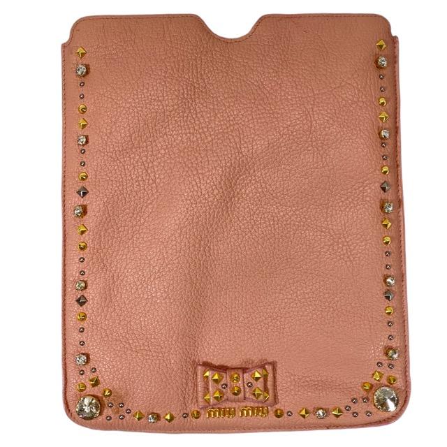 中古】miumiuスタッズ付き本革タブレットケース - メルカリ｜ポーチ