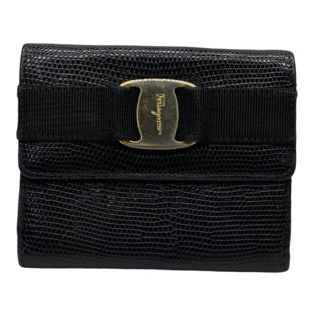 【極美品】Ferragamo レザー 二つ折り財布 ヴァラリボン 黒 コンパクト FERRAGAMO（フェラガモ） 財布 二つ折り財布 ミニ財布 VARA BOW