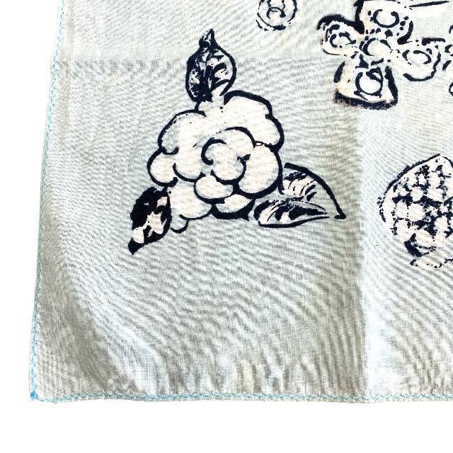 【美品　CHANEL】 シャネル　カメリア柄　大判ハンカチ　スカーフ CHANEL（シャネル） スカーフ ハンカチ バンダナ カメリア ロゴ ココ