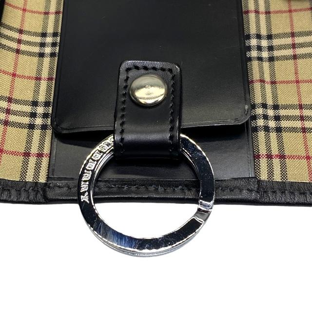 Burberry バーバリー キーケース 黒 チェック柄 BURBERRY バーバリー 小物 4連キーケース キーリング チェック柄