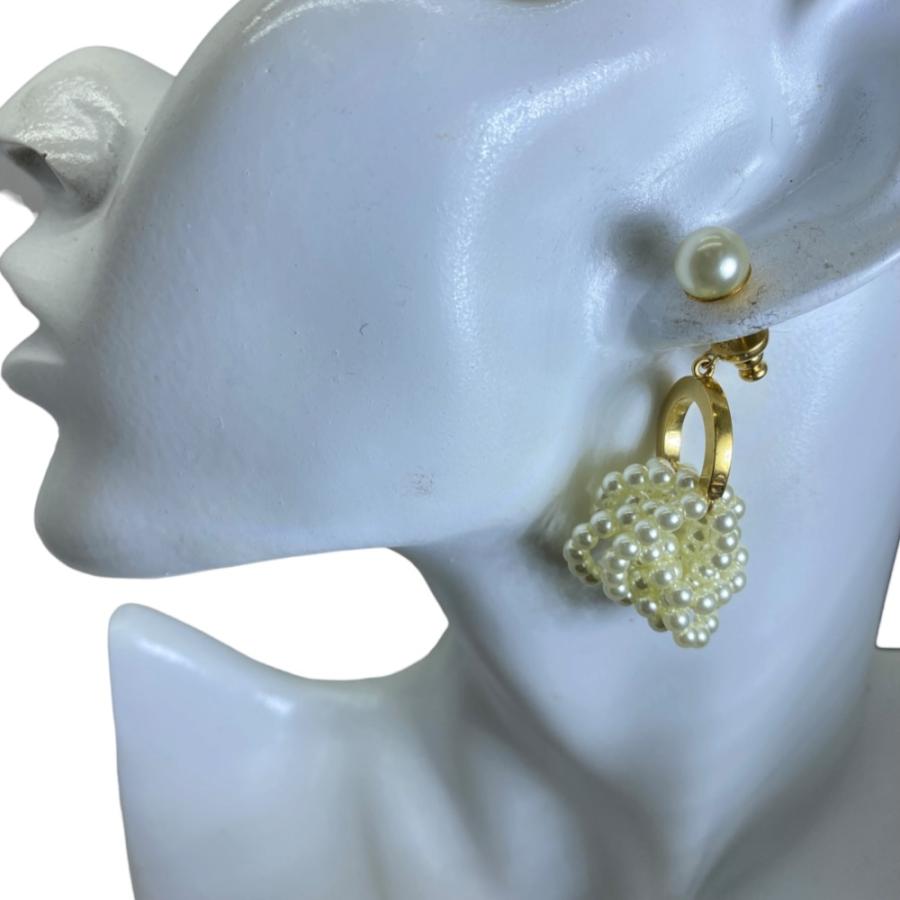 Christian Dior（クリスチャン・ディオール） ピアス フープモチーフ