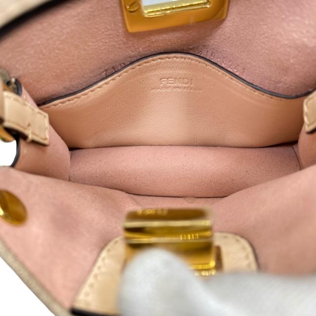 FENDI フェンディ 7AR993 ナノピーカブー バッグチャーム