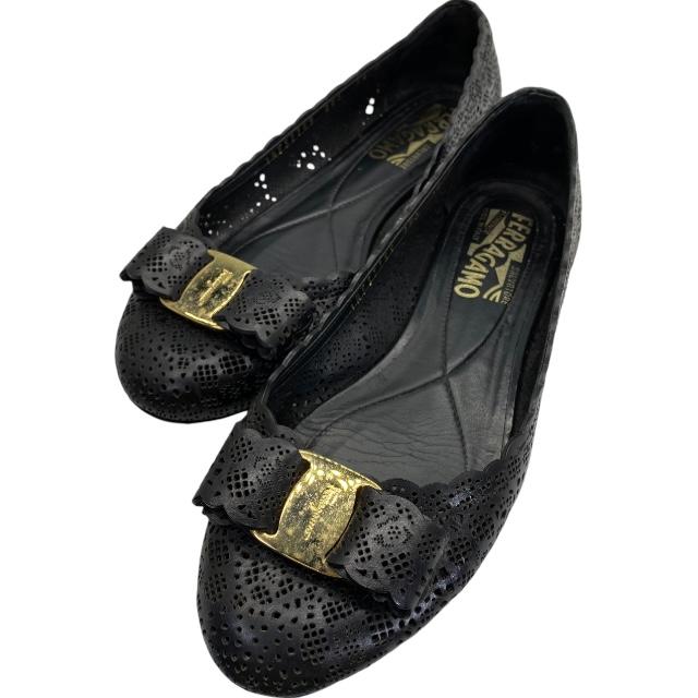 FERRAGAMO Salvatore Ferragamo フェラガモ ヴァラリボン