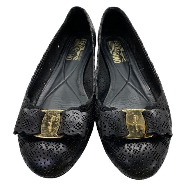 Salvatore Ferragamo パンプス ヴァラリボン ブラック Salvatore Ferragamo(サルヴァトーレフェラガモ) ヴァラリボン
