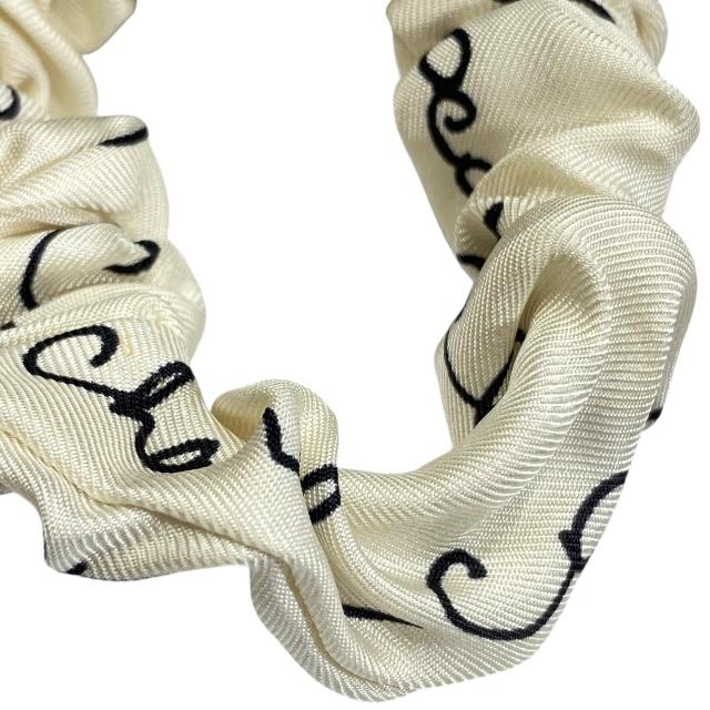 新品未使用CHANELシュシュ ヘアーアクセサリー　シルク ホワイト chanel-aa9828.jpg