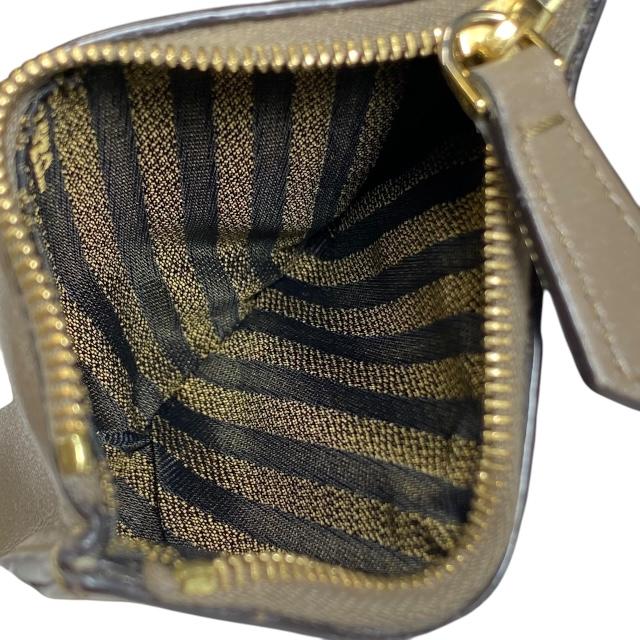 FENDI 二つ折り財布 ベージュ 保存袋付き FENDI フェンディ 二つ折り財布 レザー ベージュ : ブランド
