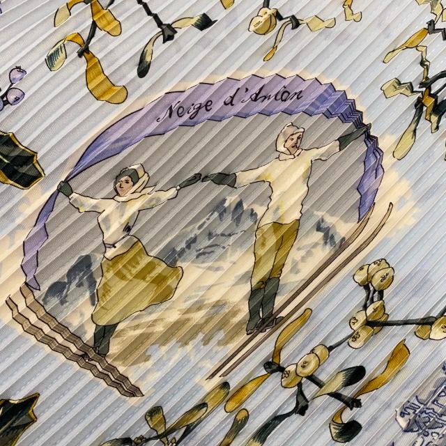HERMES エルメス Neige d'Antan 去年の雪 プリーツ スカーフ カレ90